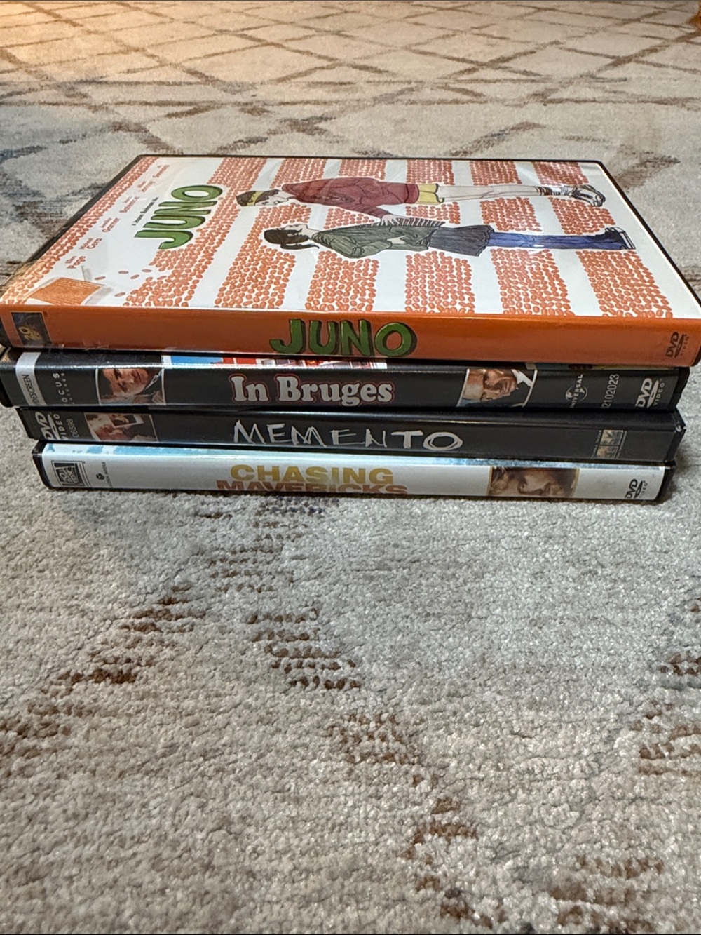 Juno DVD + In Bruges, Memento, Chasing Amy Stack - Orange/Black/White